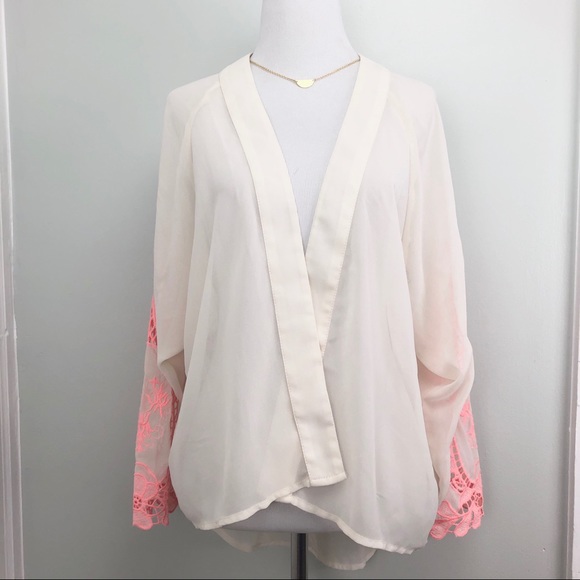 Vestique Sheer Cream & Pink Kimono Top - Picture 10 of 10